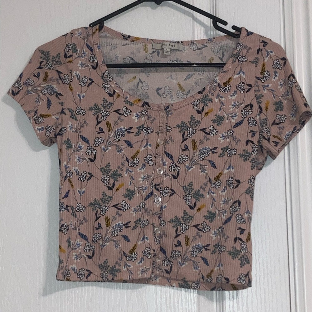 LOVE TREE Pink Floral Print Cropped Front buttons top